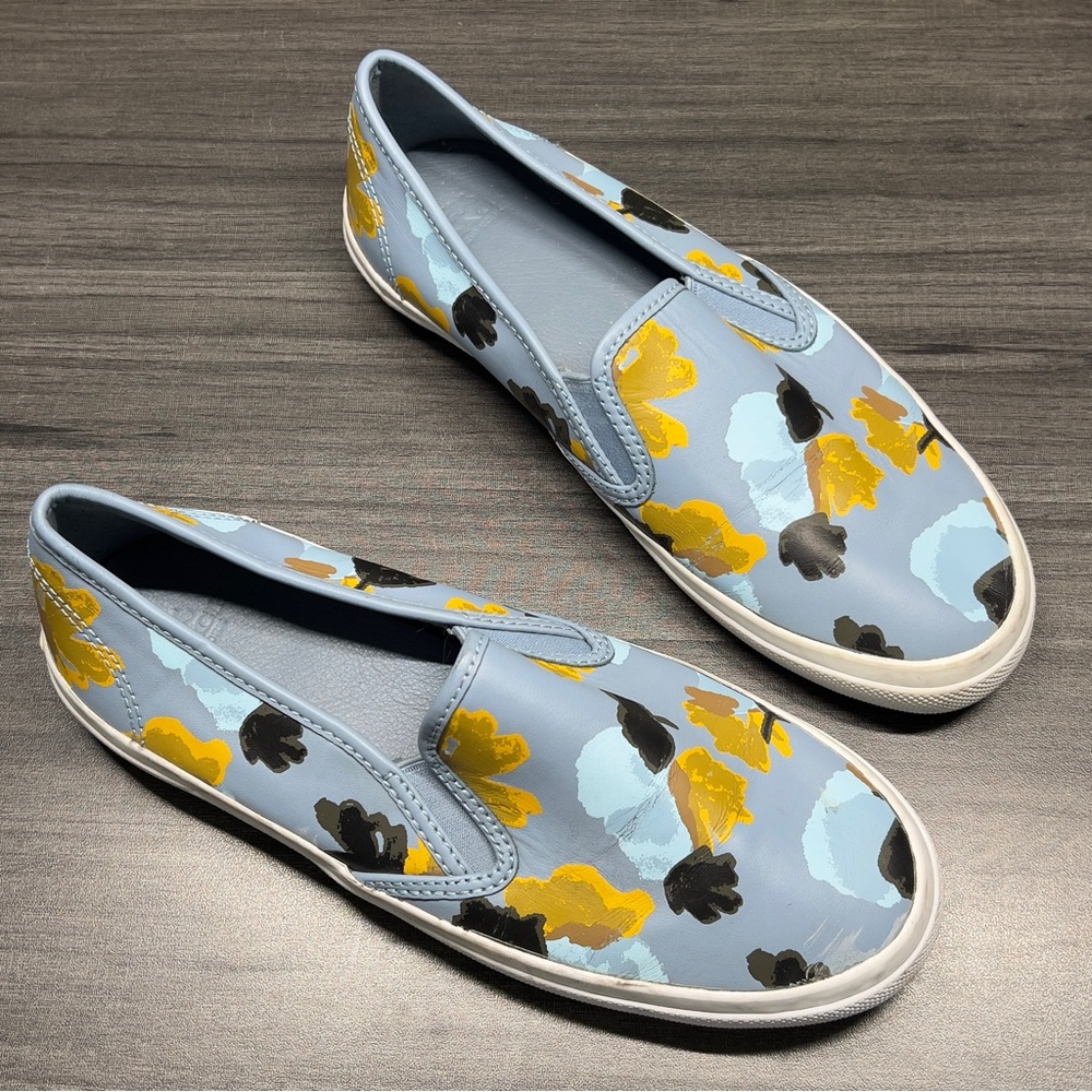 COACH Women’s 7.5B Light blue floral slip on flat